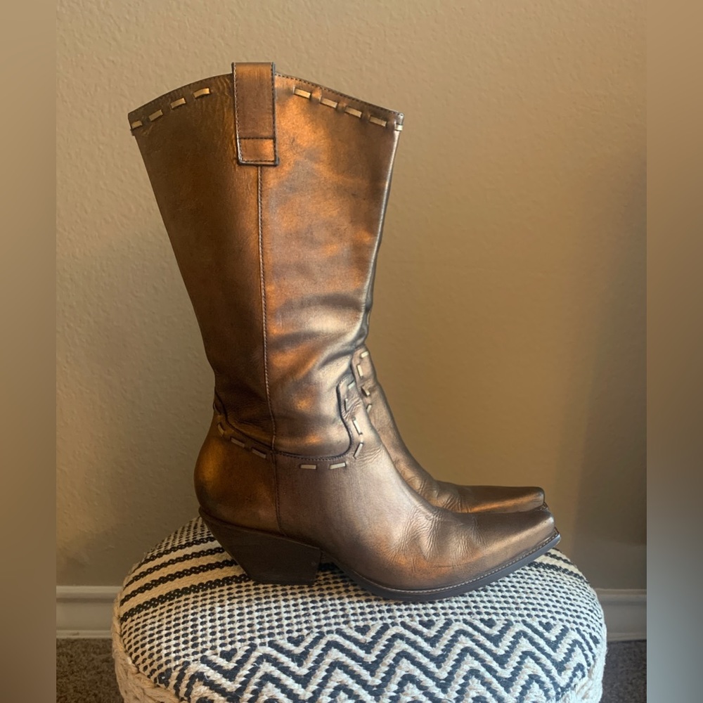 BCBGirls Bronze Brown Metallic Western Heeled Boots Size 8.5 (38 1/2)